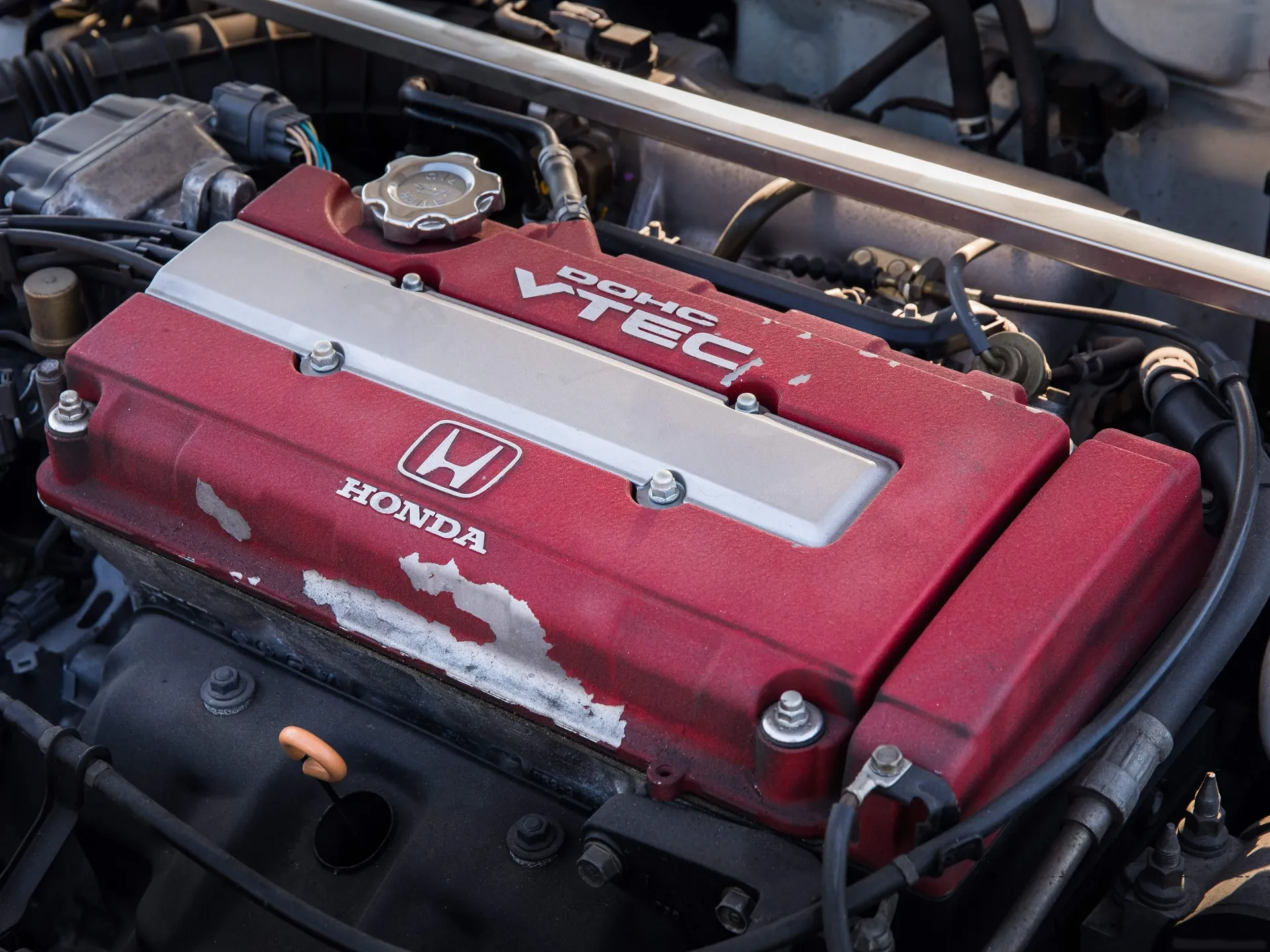 Honda Integra Type R (1998) – motorový prostor