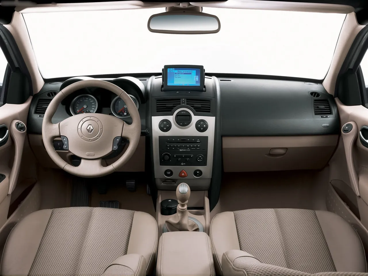 Renault Megane II Saloon (2003) – interiér