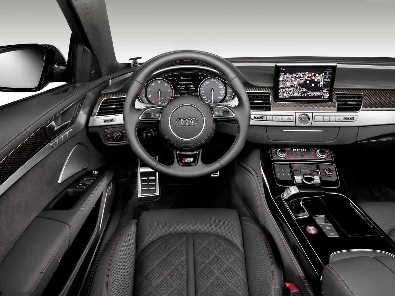 Audi S8 plus (2016) – interiér