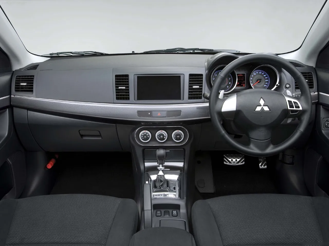 Mitsubishi Galant Fortis Ralliart (2009) – interiér