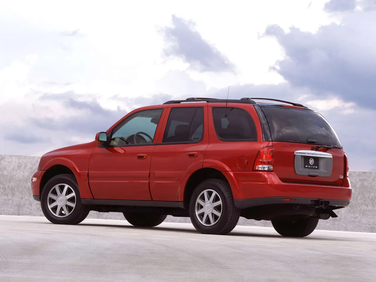 Buick Rainier (2004) – zadní tříčtvrteční pohled
