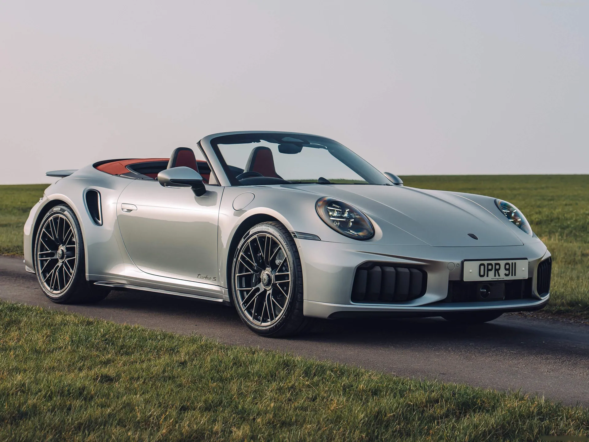Porsche 911 Turbo S Cabriolet [UK] (2026)