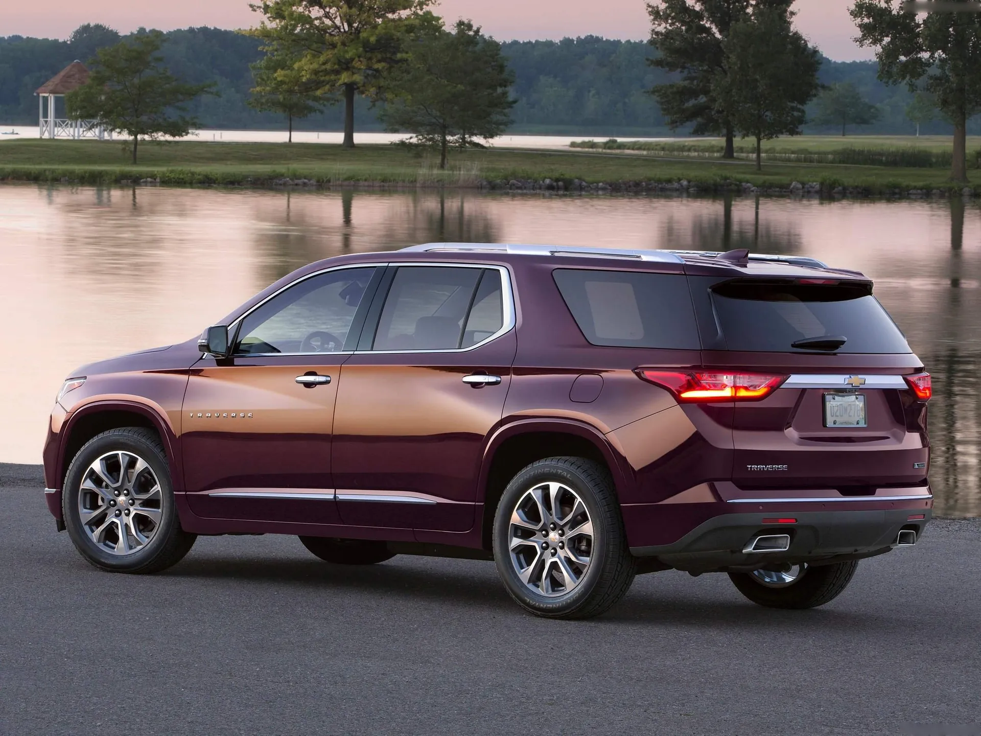 Chevrolet Traverse (2018) – zadní tříčtvrteční pohled