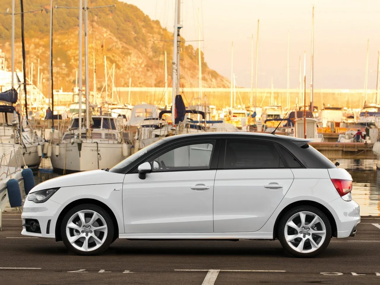 Audi A1 Sportback (2012) – boční profil