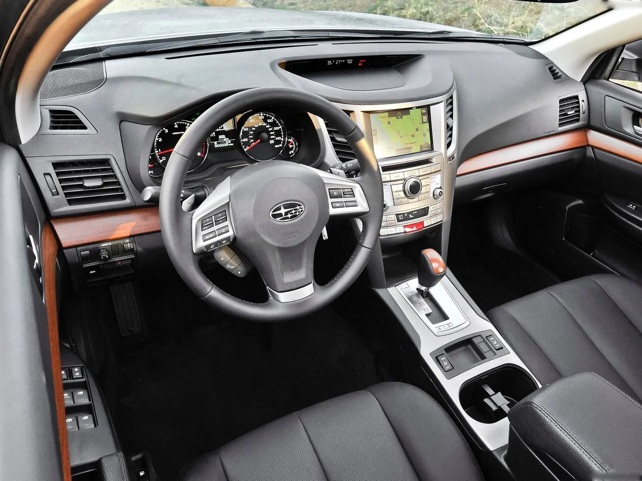 Subaru Outback (2013) – interiér