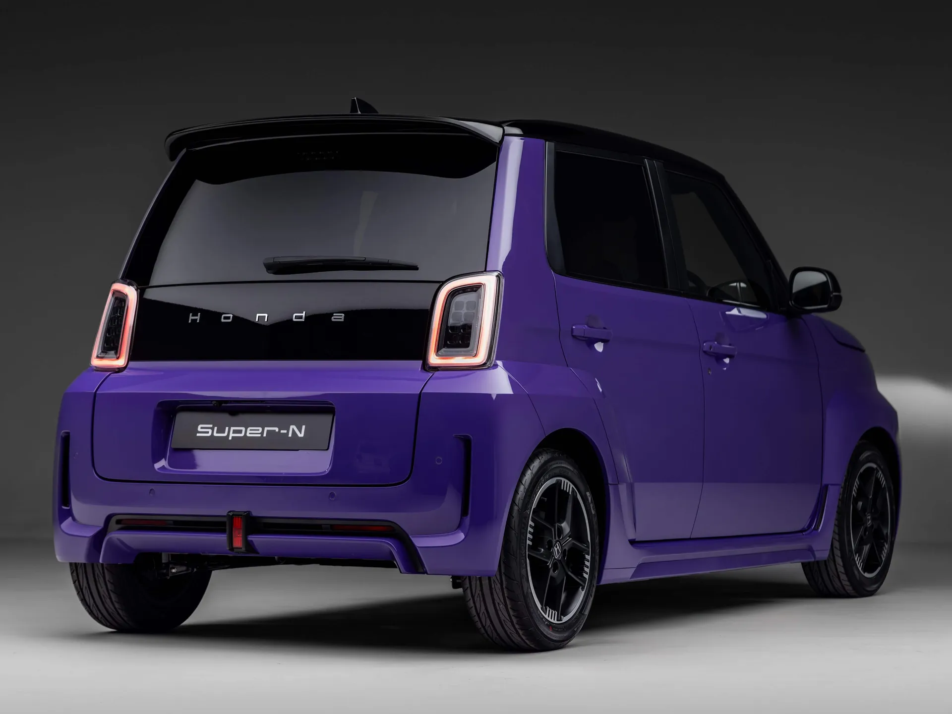 Honda Super-N (2026) – zadní tříčtvrteční pohled
