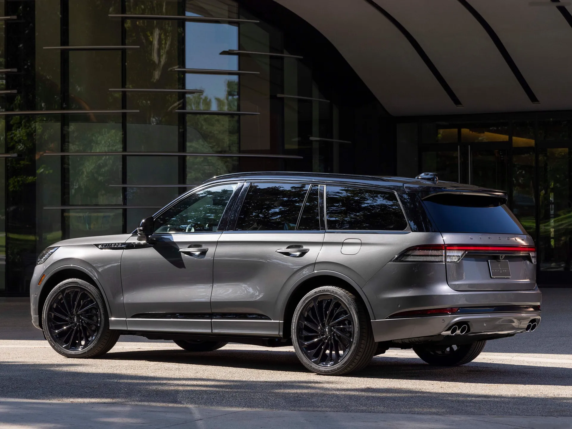 Lincoln Aviator (2025) – zadní tříčtvrteční pohled