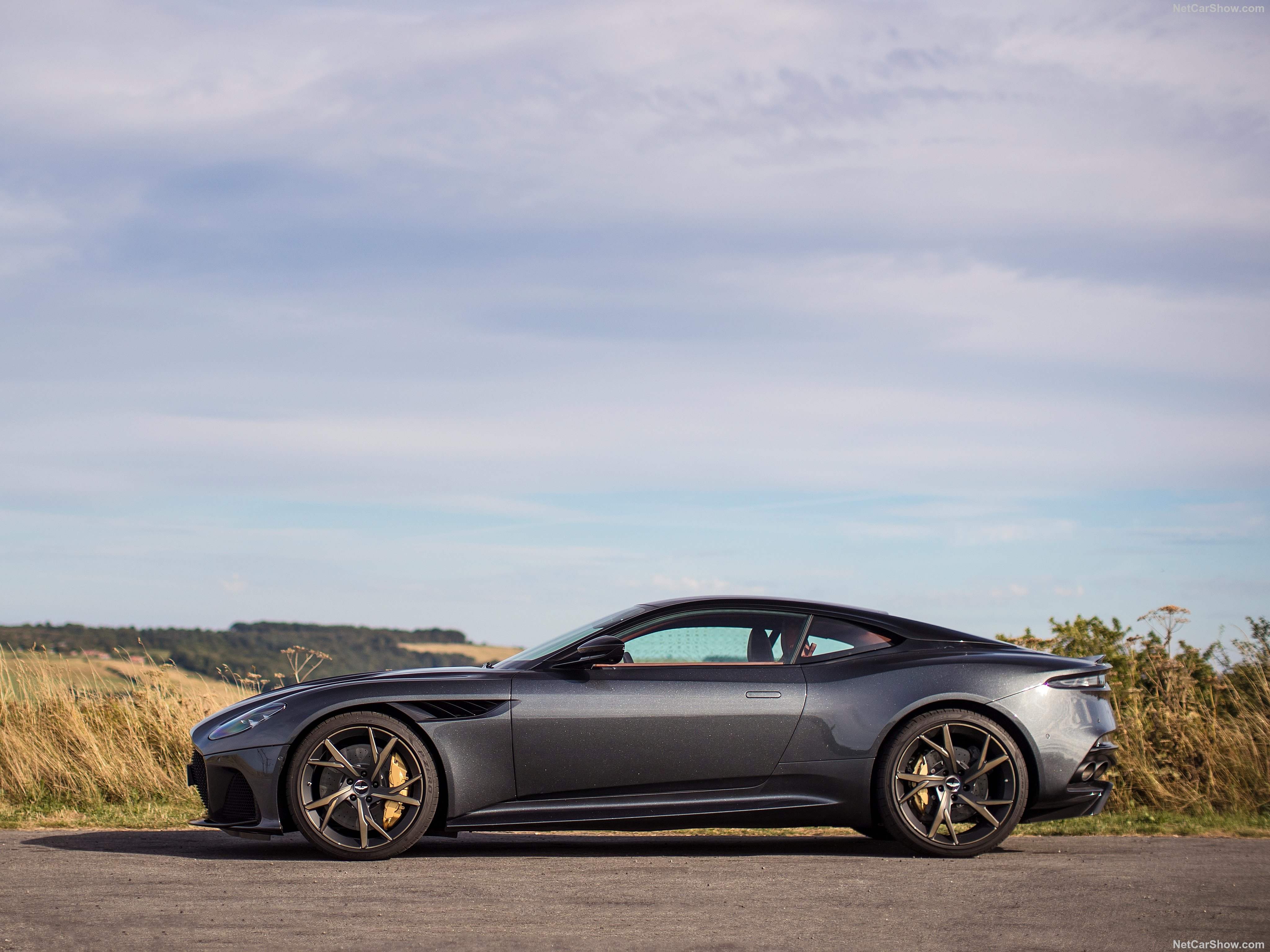 Aston Martin DBS Superleggera (2019) – boční profil