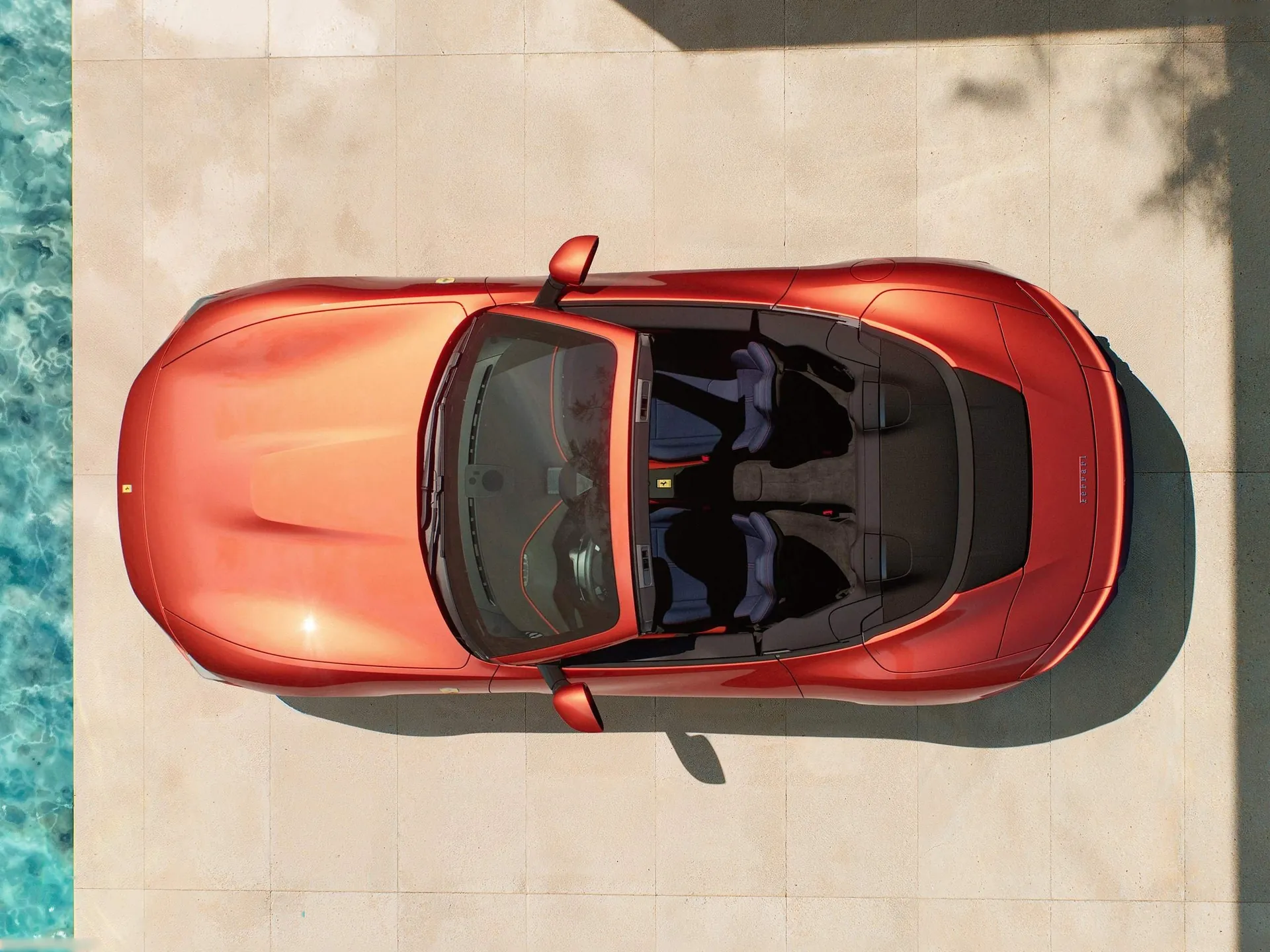 Ferrari Amalfi Spider (2027) – pohled shora