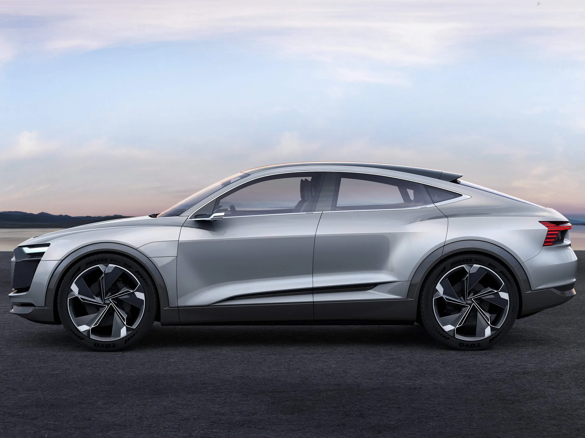Audi e-tron Sportback Concept (2017) – boční profil