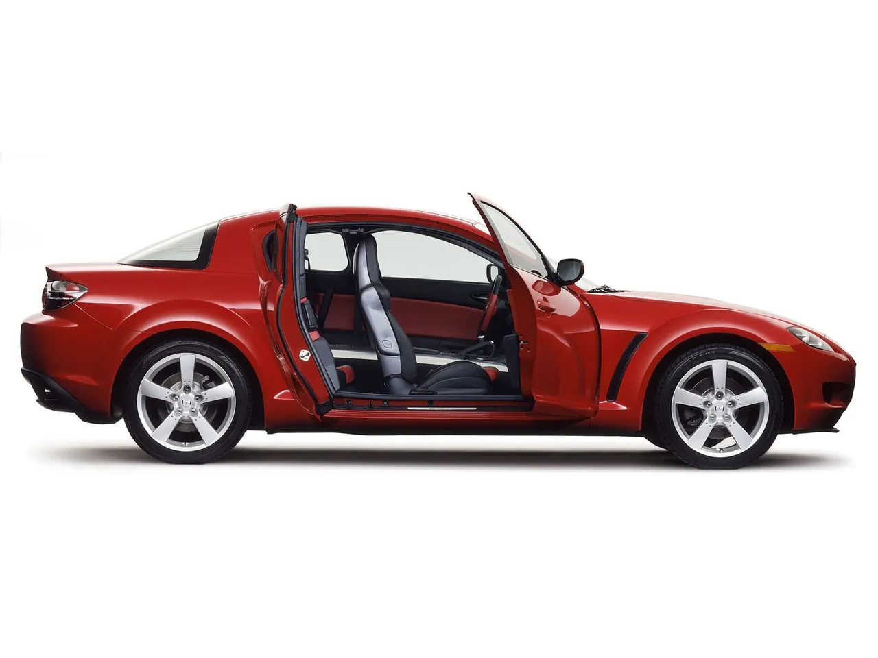 Mazda RX-8 (2003) – boční profil