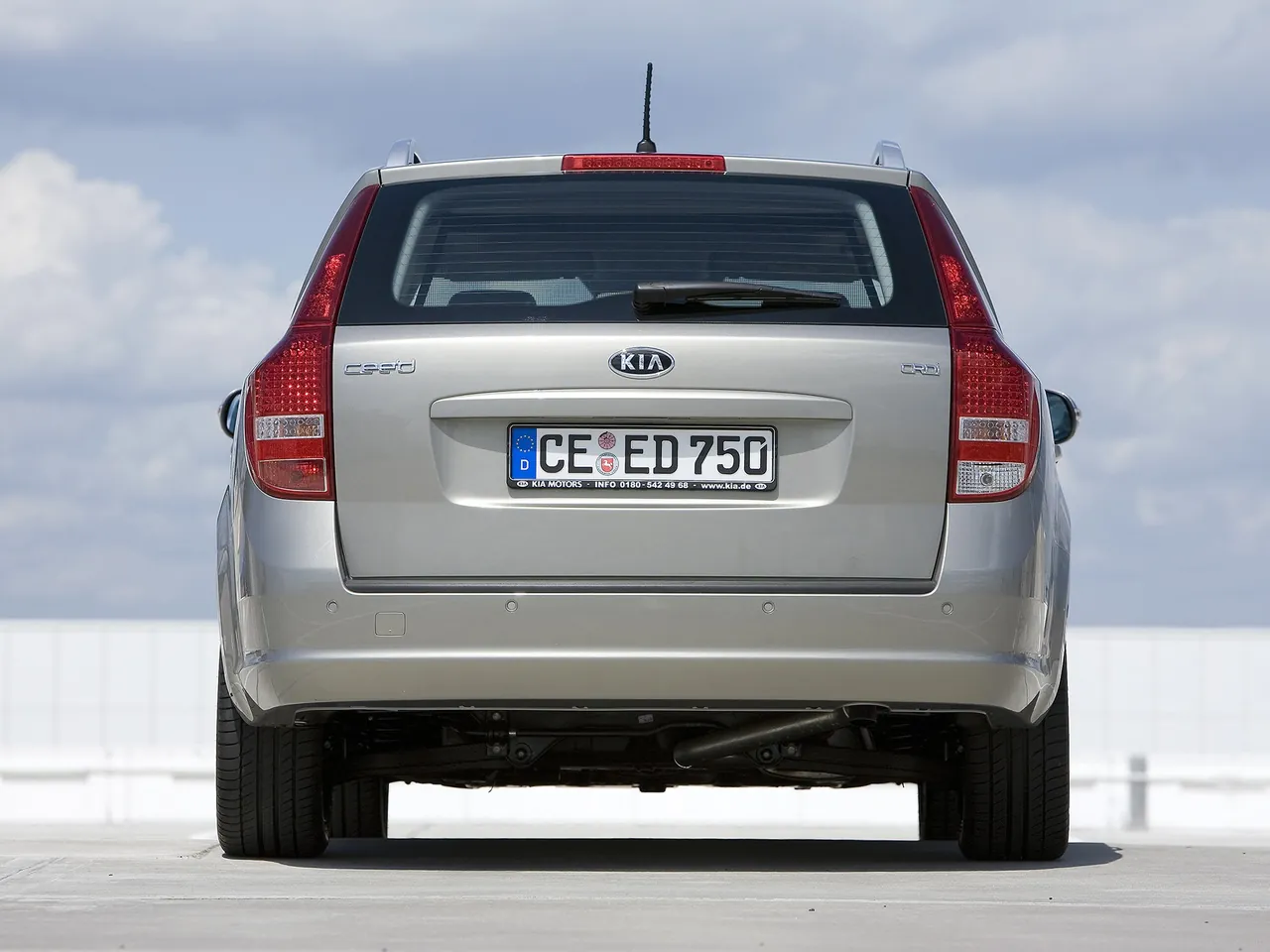 Kia Ceed SW (2010) – zezadu