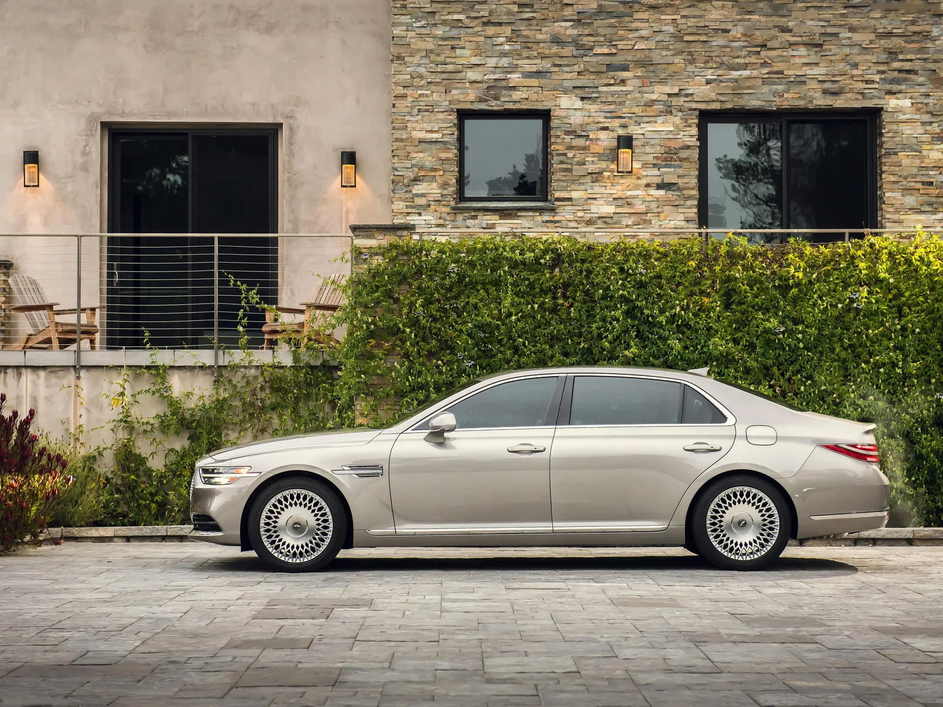 Genesis G90 (2020) – boční profil