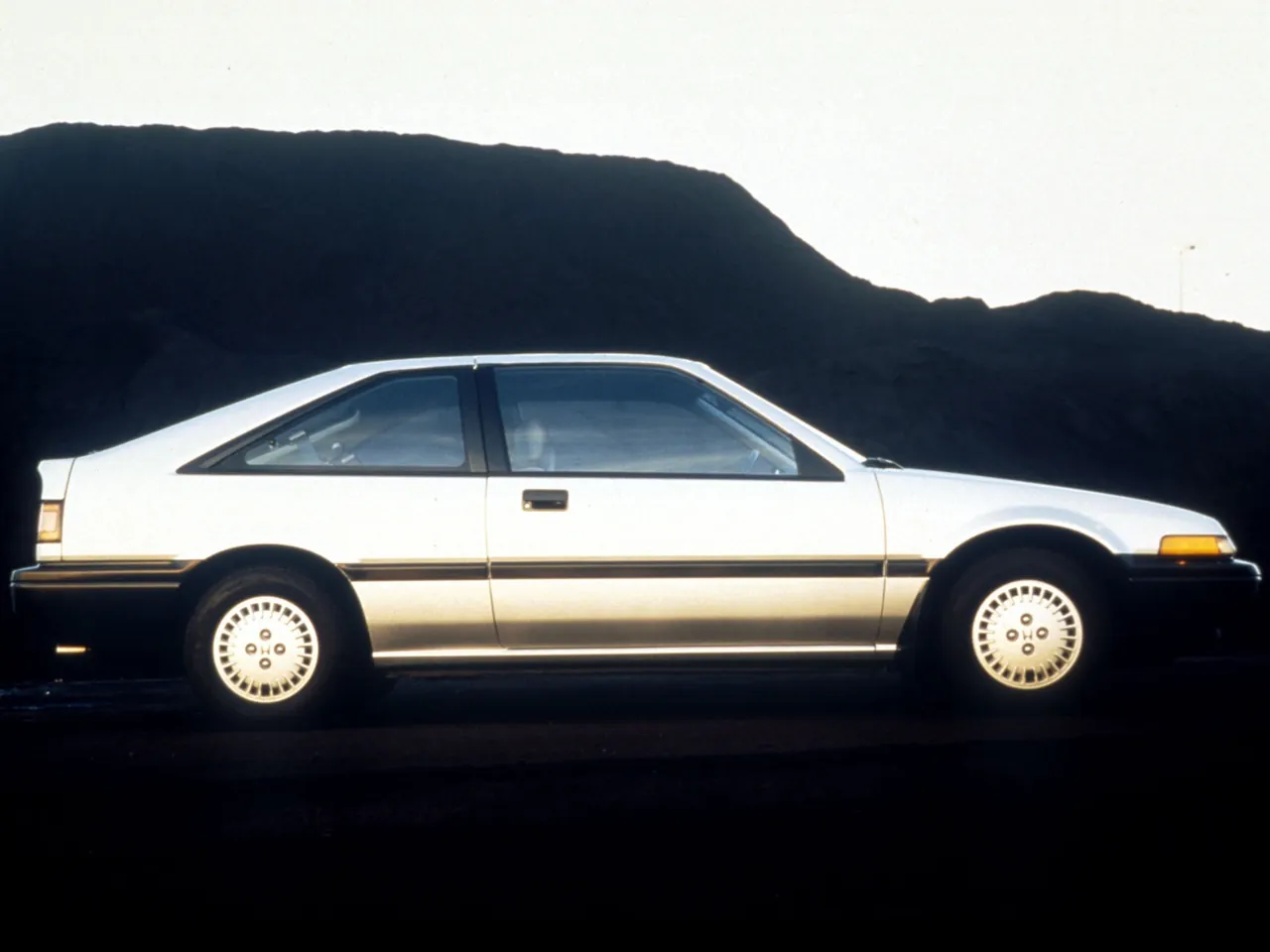 Honda Accord Hatchback (1987) – boční profil