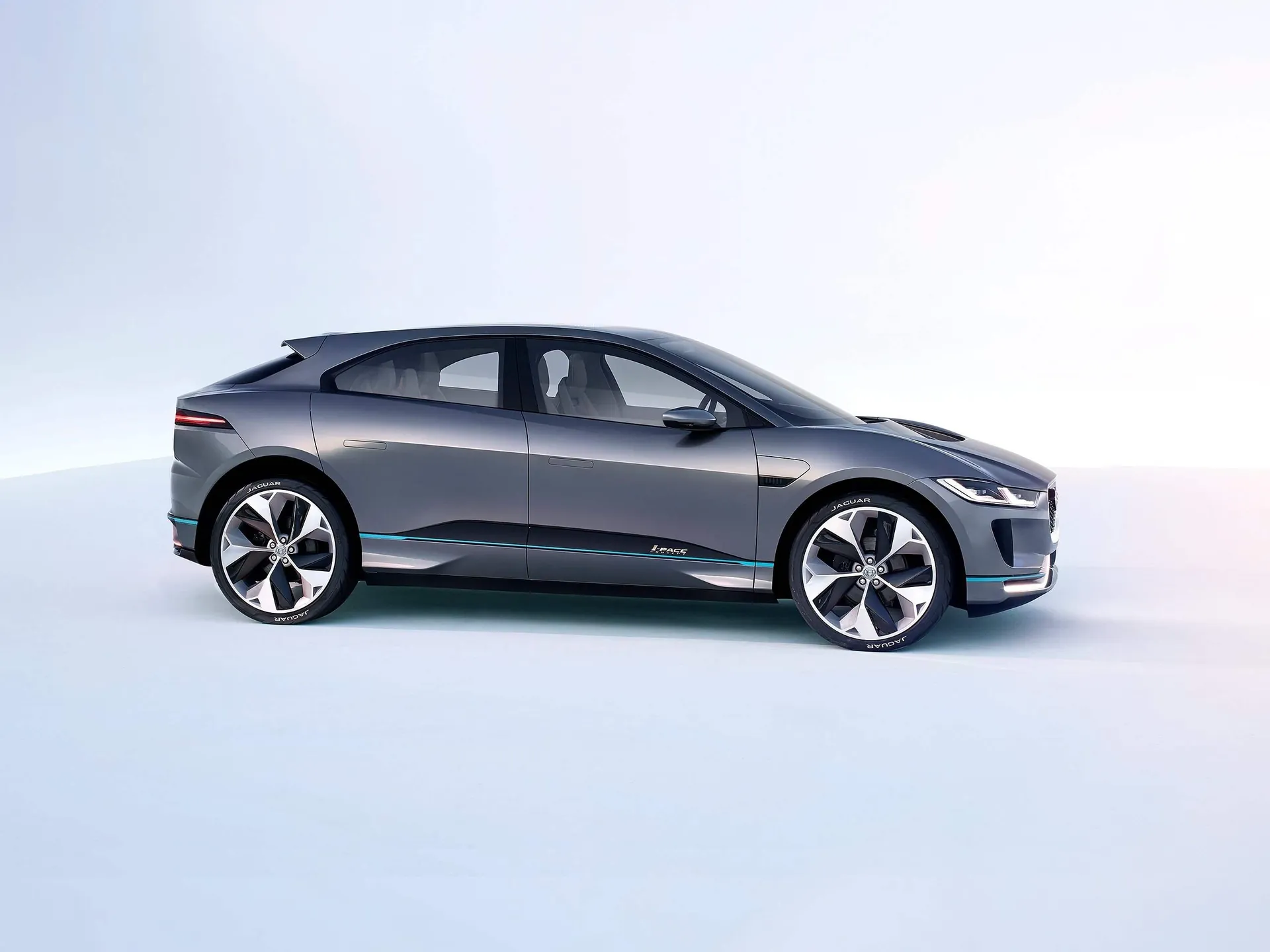 Jaguar I-Pace Concept (2016) – boční profil