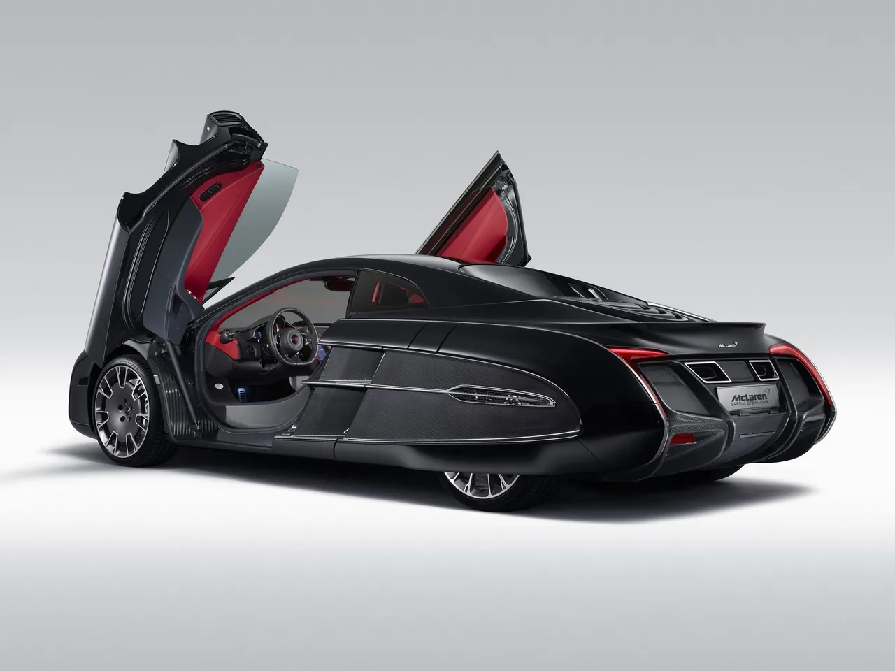 McLaren X-1 Concept (2012) – zadní tříčtvrteční pohled