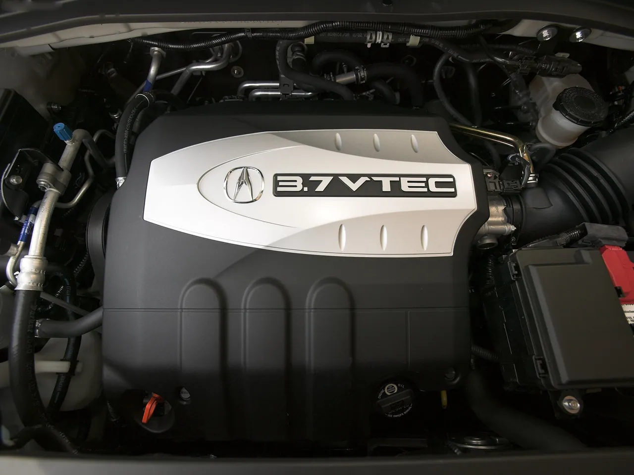 Acura MDX (2007) – motorový prostor