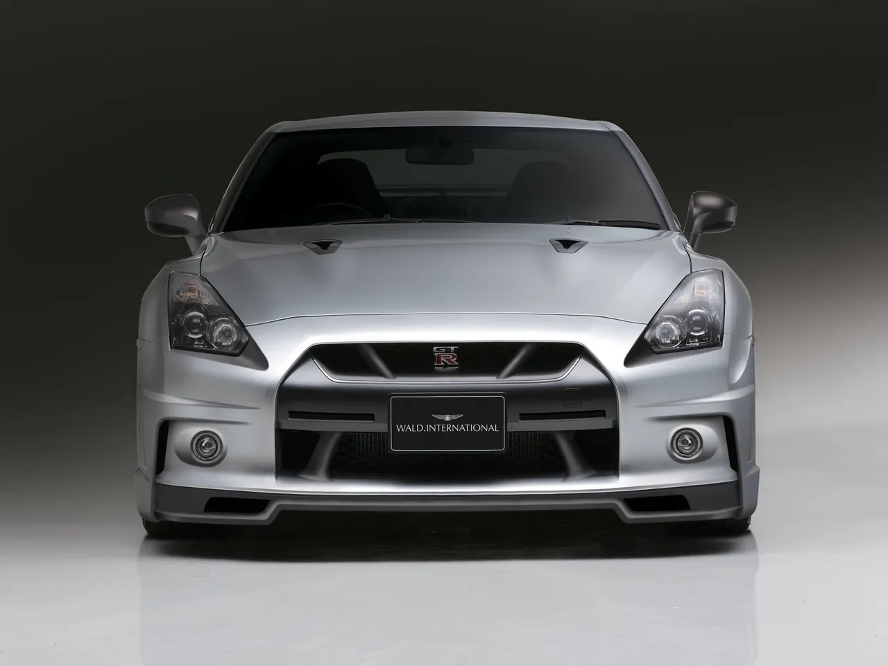 Wald Nissan GT-R (2008) – zepředu