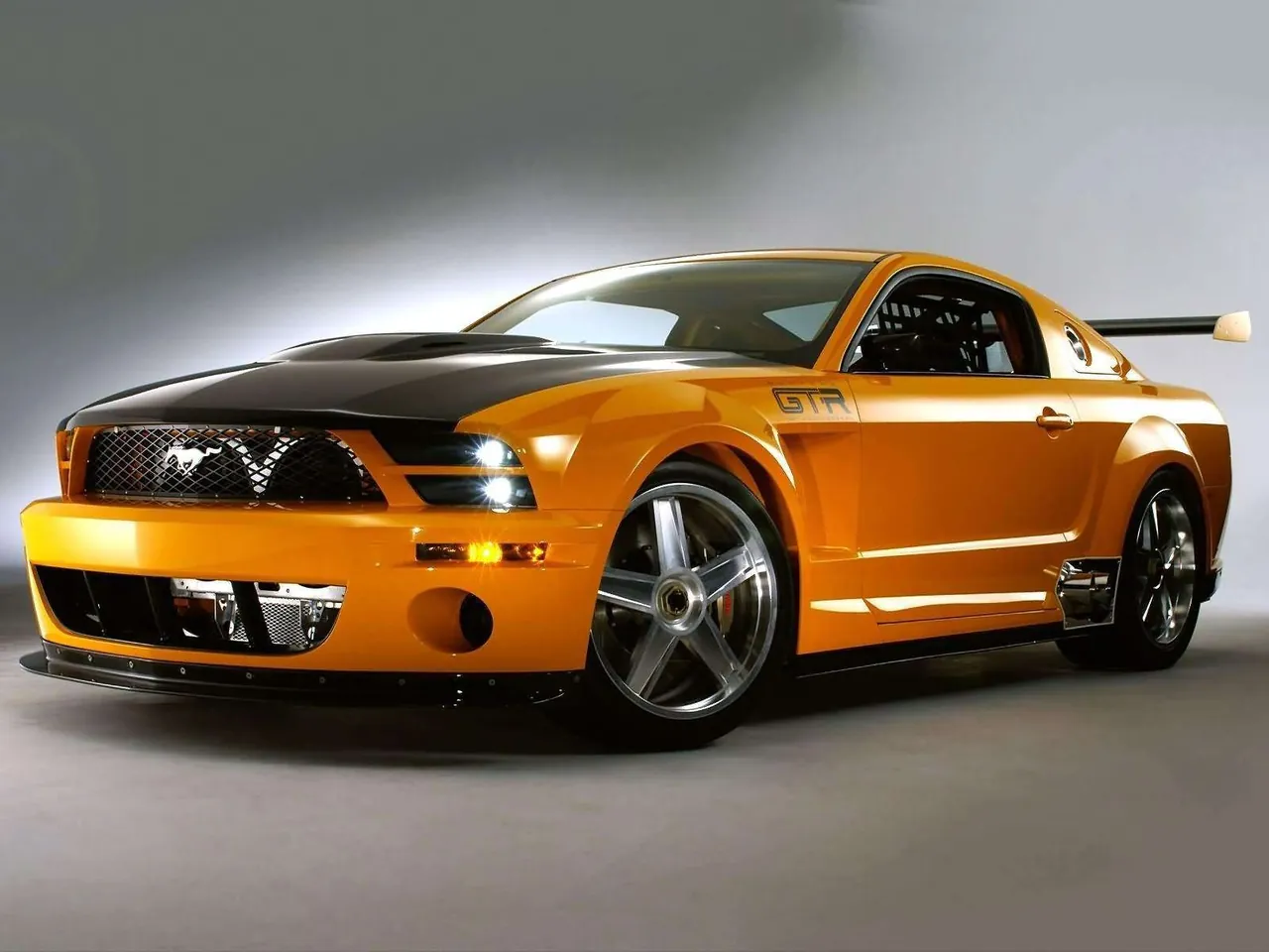 Ford Mustang GTR 40th Anniversary Concept (2004)