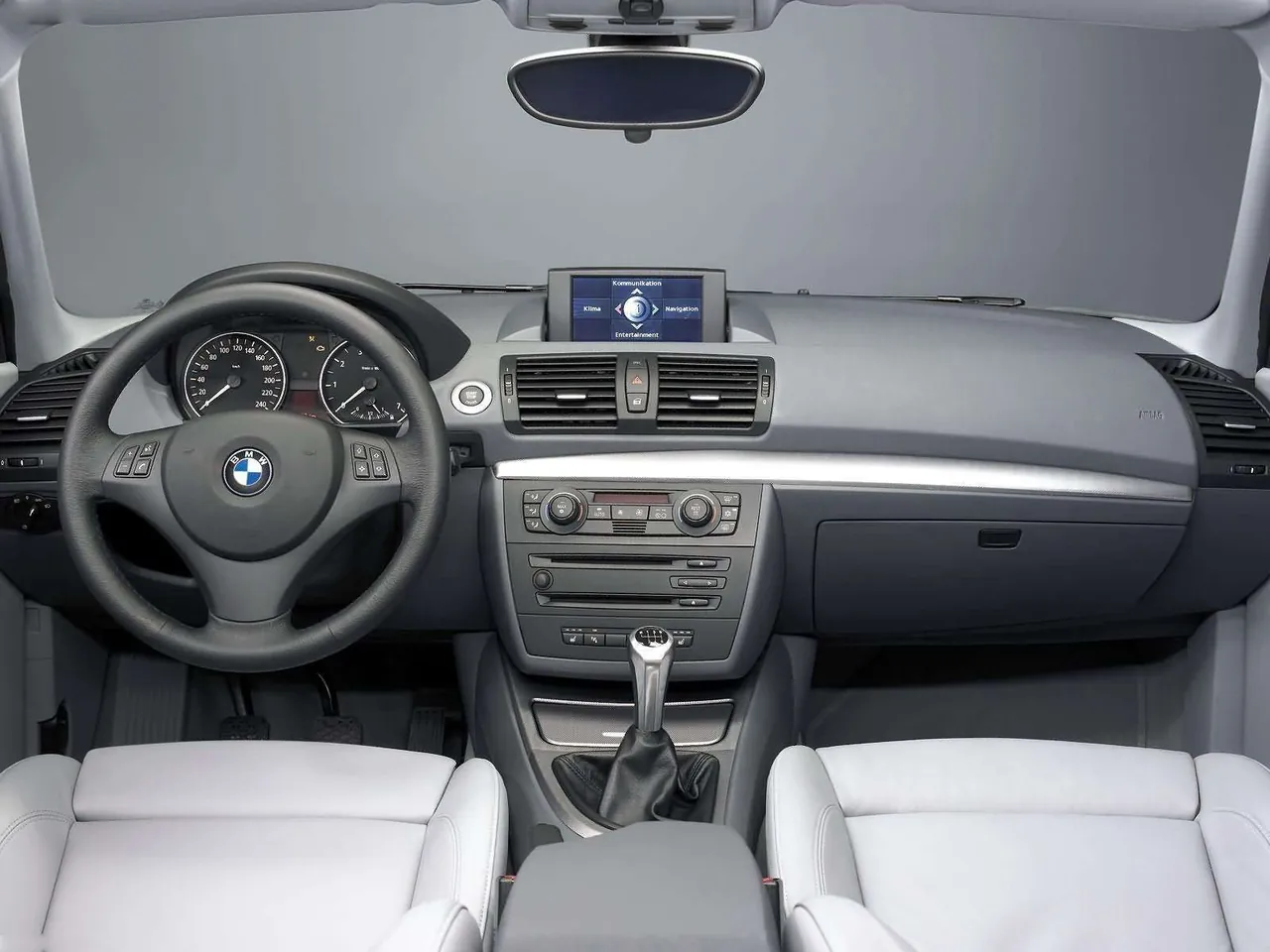 BMW 120i (2005) – interiér