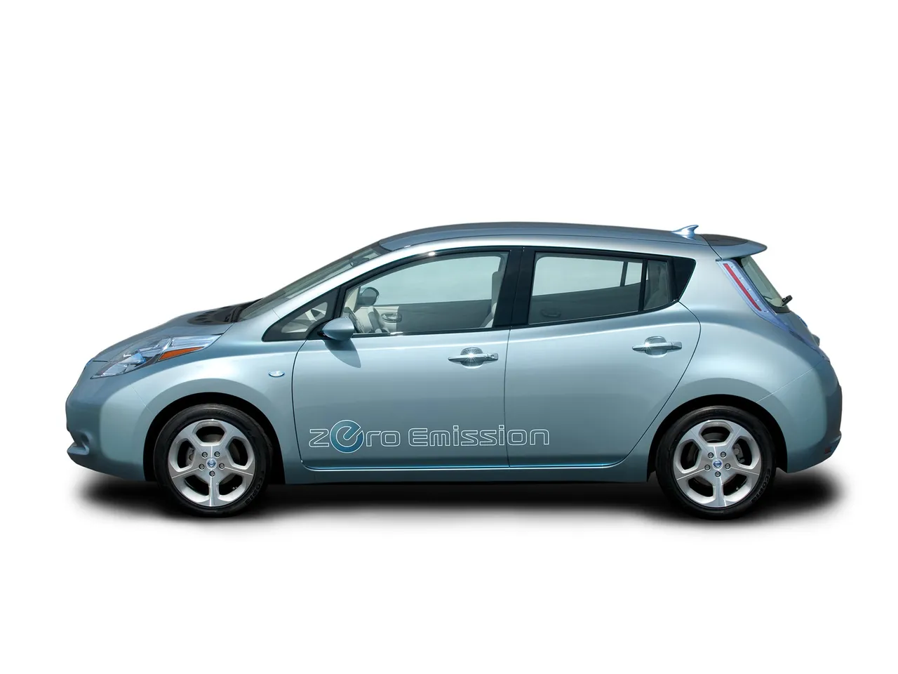 Nissan LEAF (2011) - Side Profile