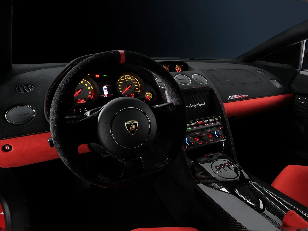 Lamborghini Gallardo LP570-4 Super Trofeo Stradale (2012) – interiér