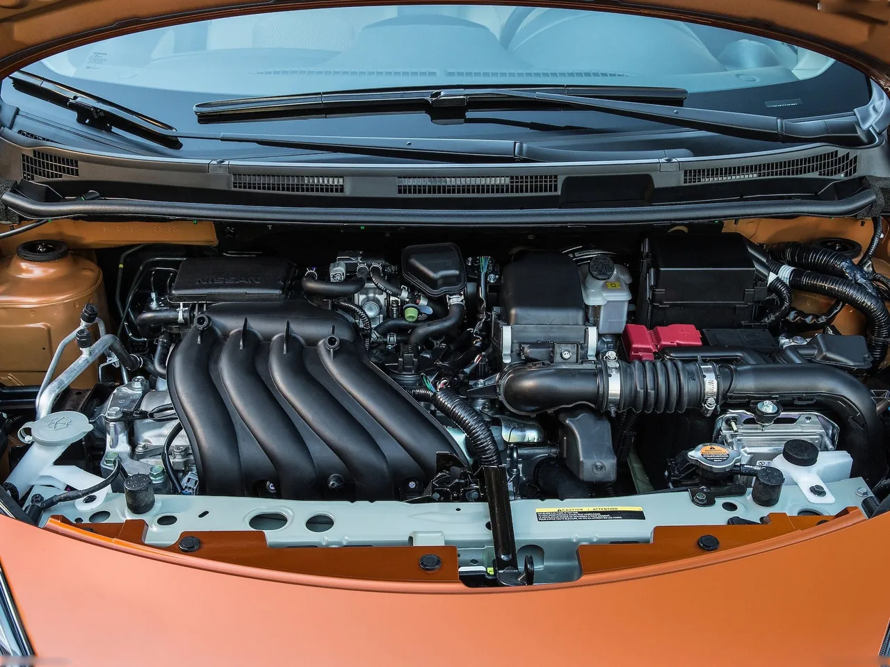 Nissan Versa Note (2017) – motorový prostor