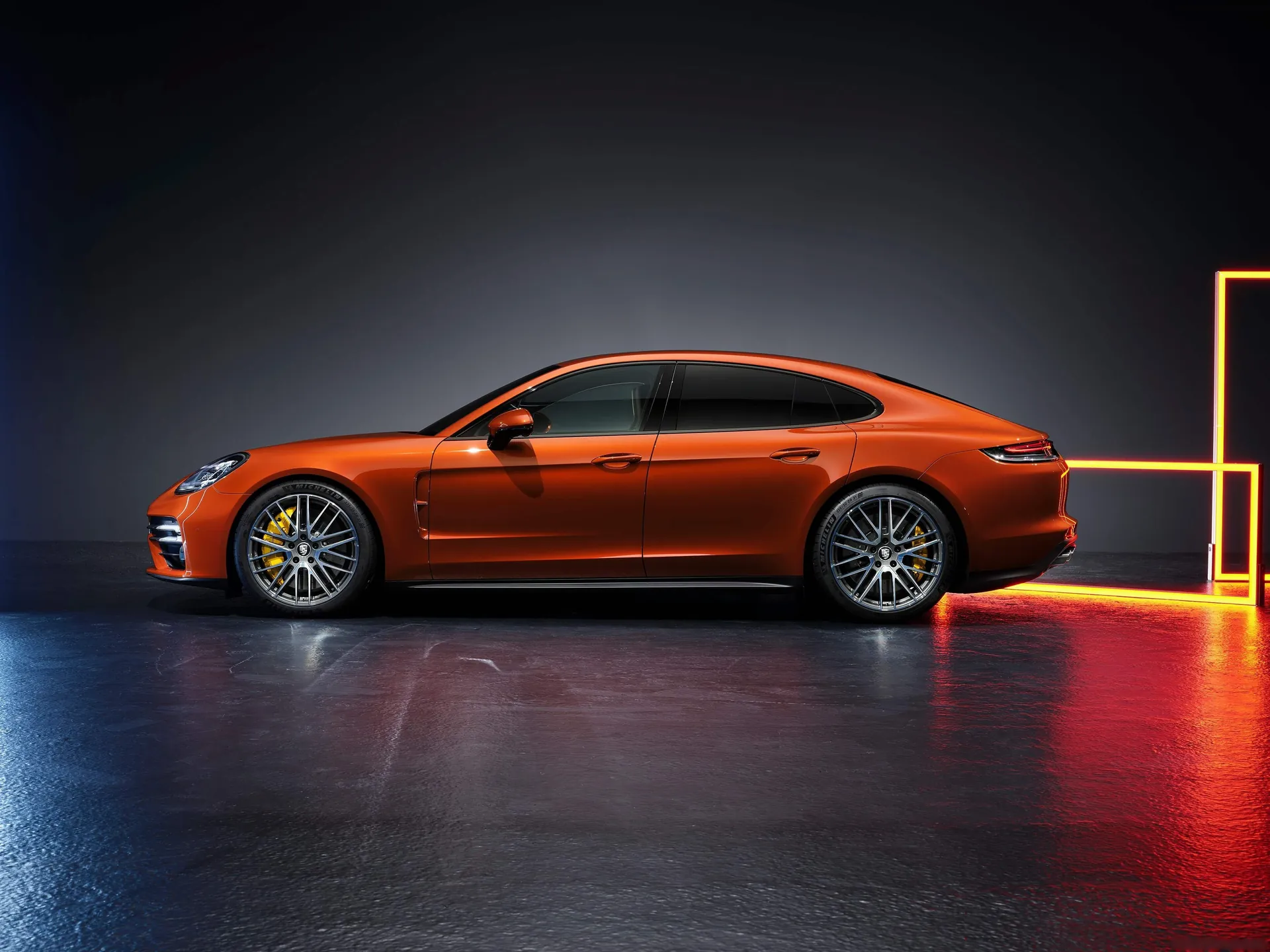 Porsche Panamera Turbo S (2021) – boční profil