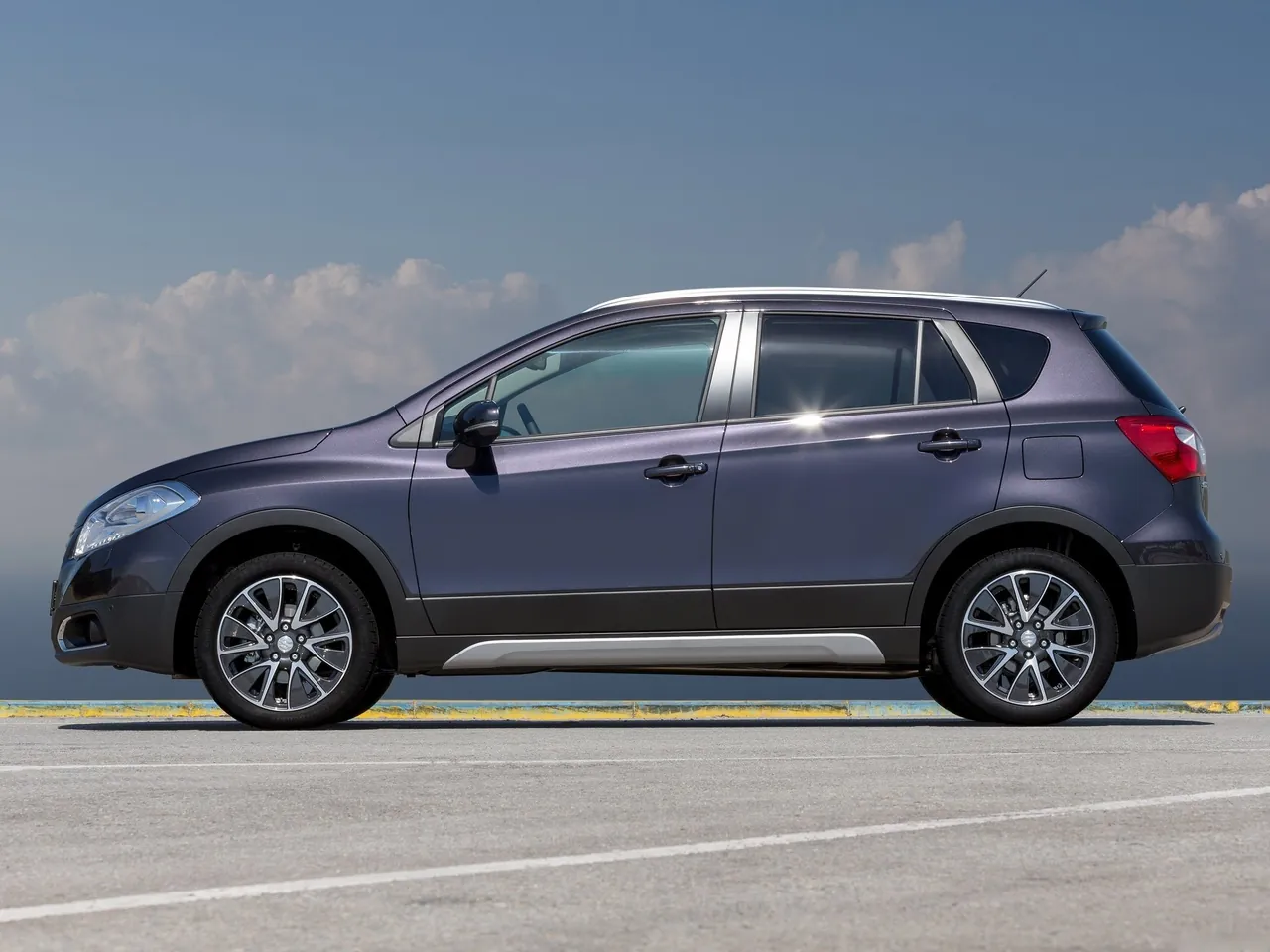 Suzuki SX4 (2014) – boční profil