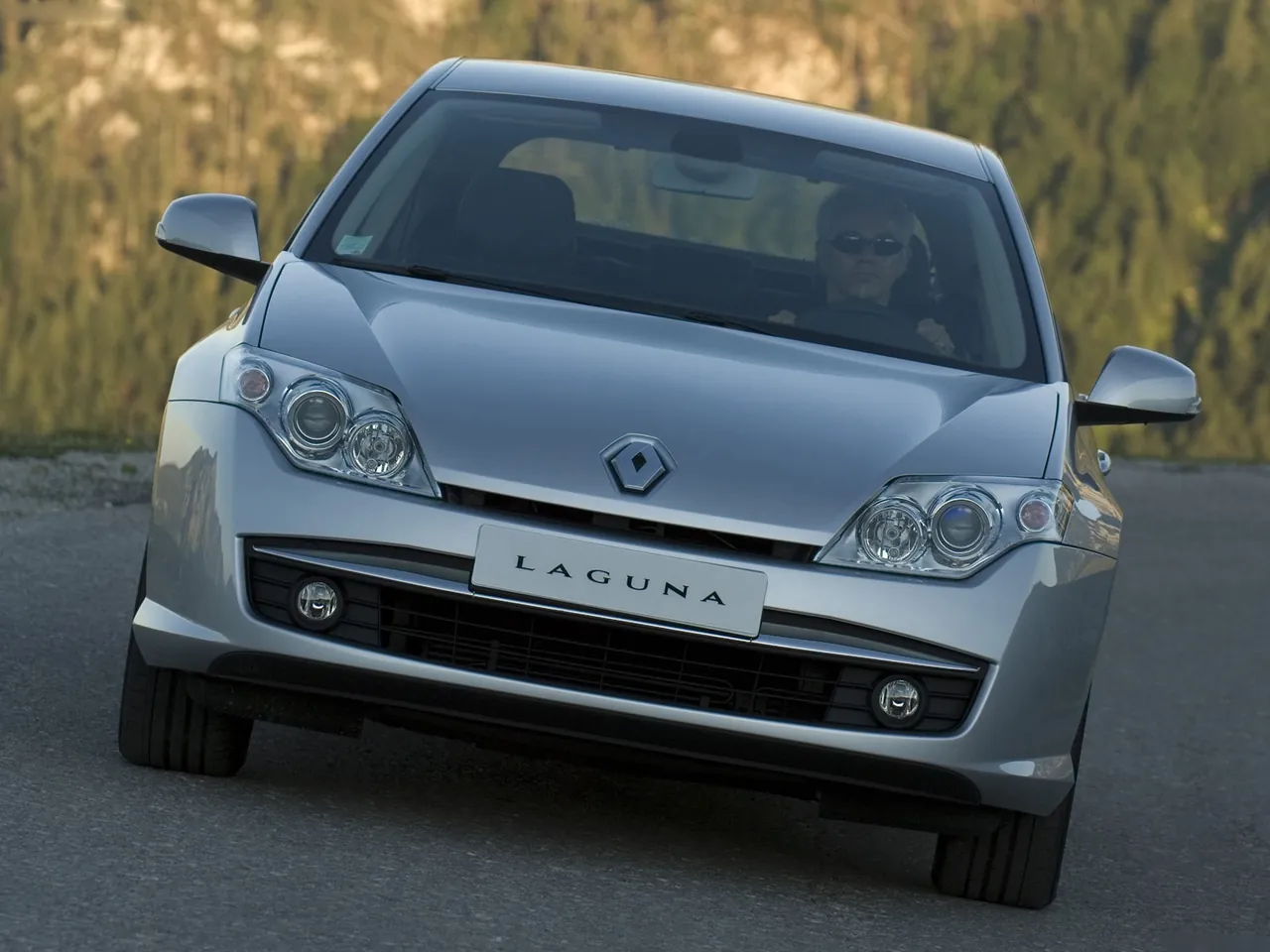 Renault Laguna (2008) – zepředu