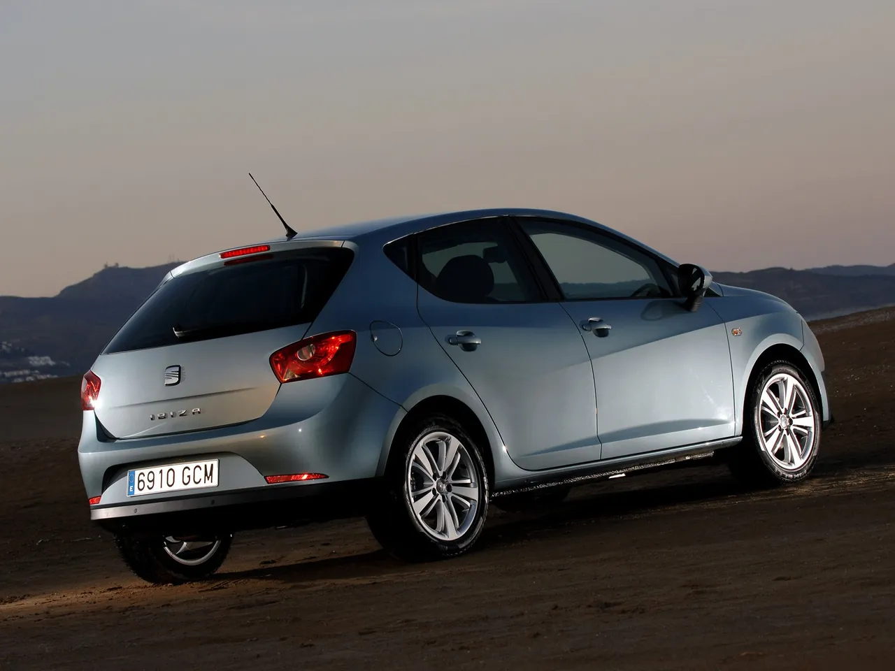 Seat Ibiza (2009) – zadní tříčtvrteční pohled