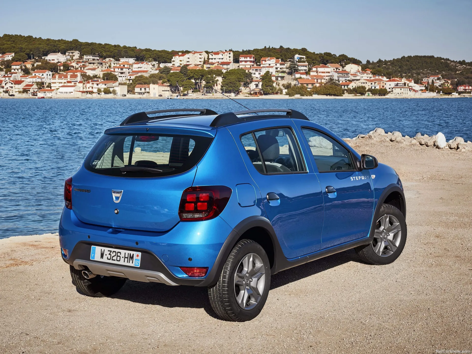 Dacia Sandero Stepway (2017) – zadní tříčtvrteční pohled