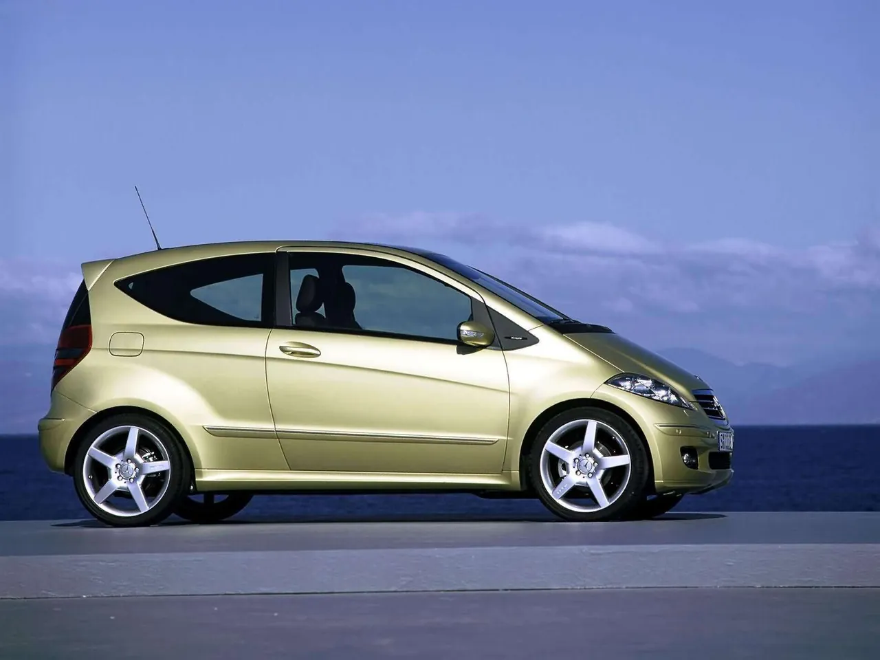 Mercedes-Benz A200 Avantgarde 3door (2005) – boční profil