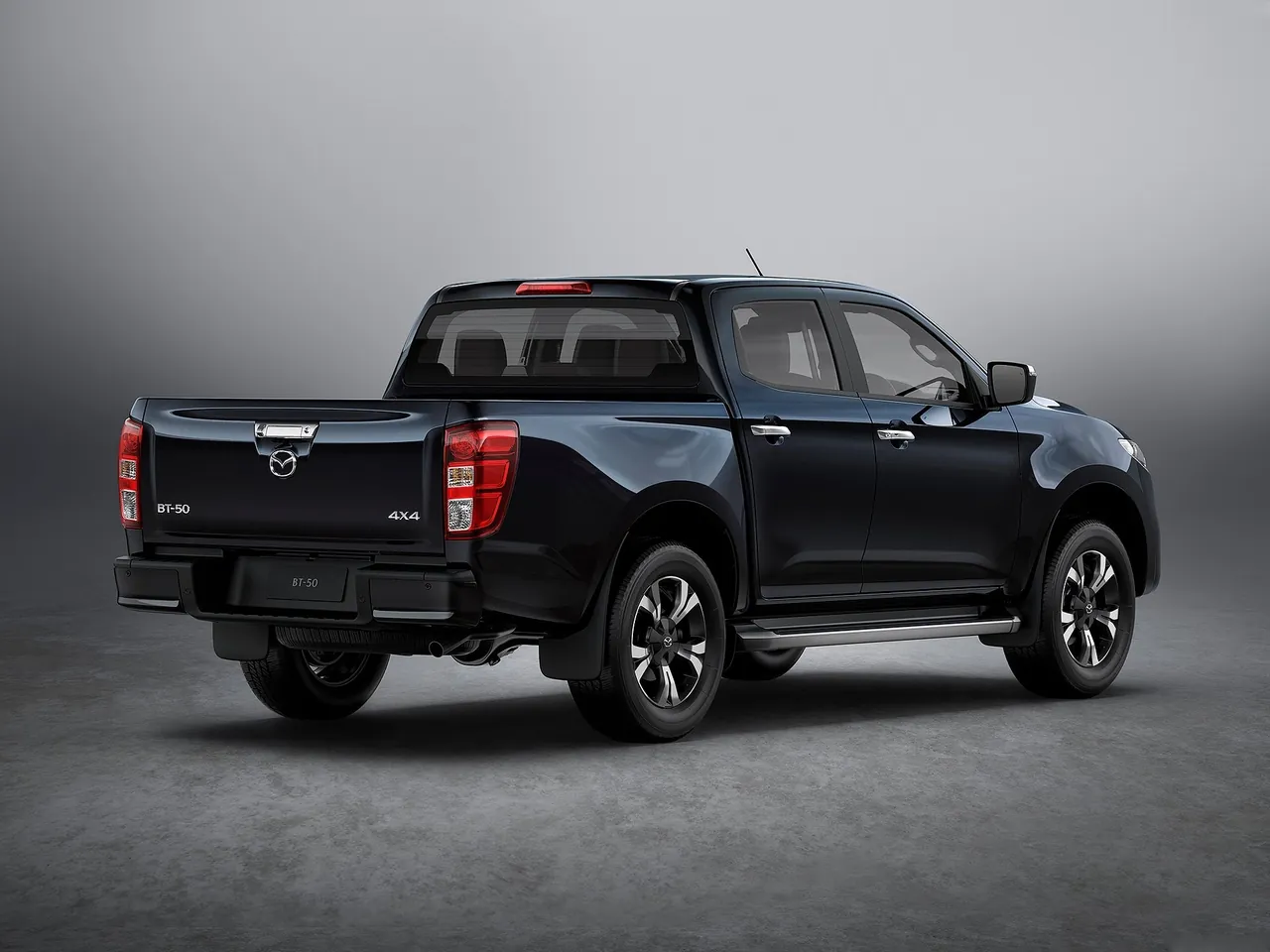 Mazda BT-50 (2021) – zadní tříčtvrteční pohled