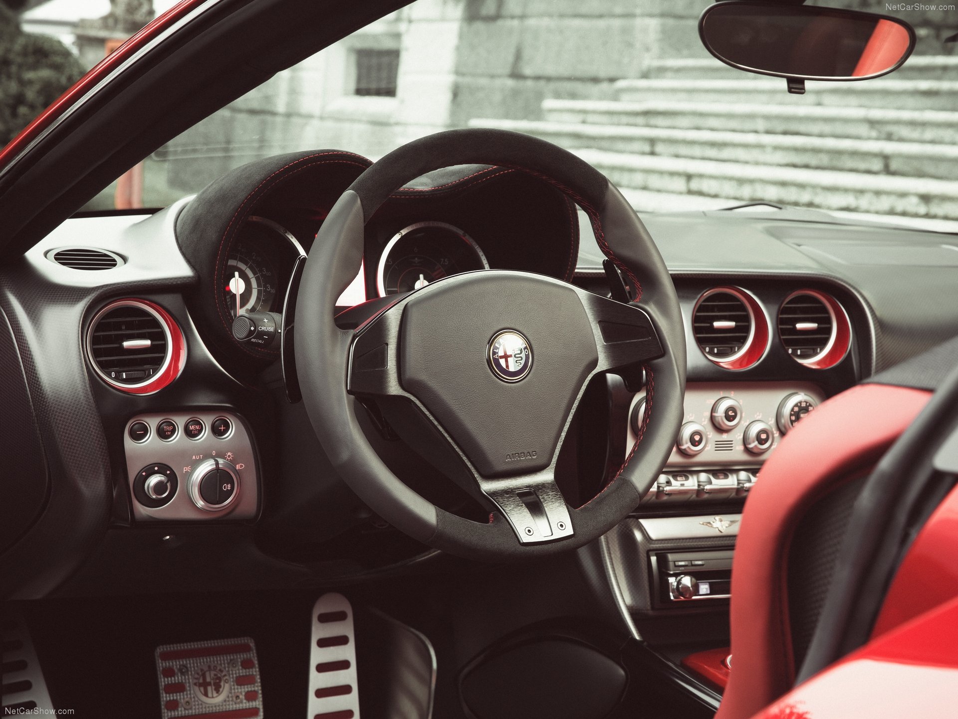 Alfa Romeo Disco Volante Touring (2013) – interiér