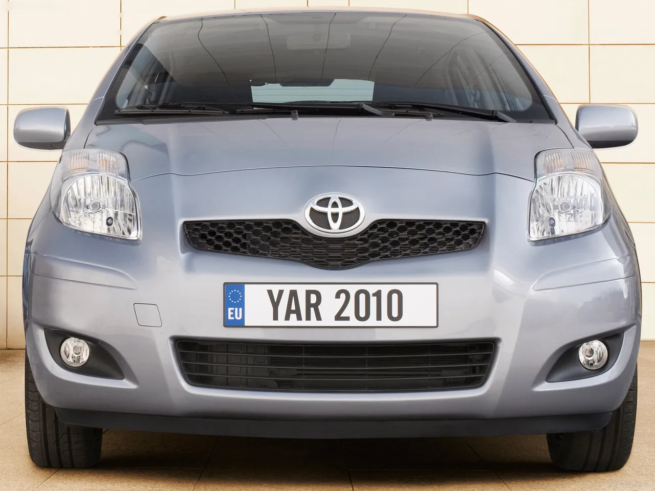 Toyota Yaris (2010) - Front