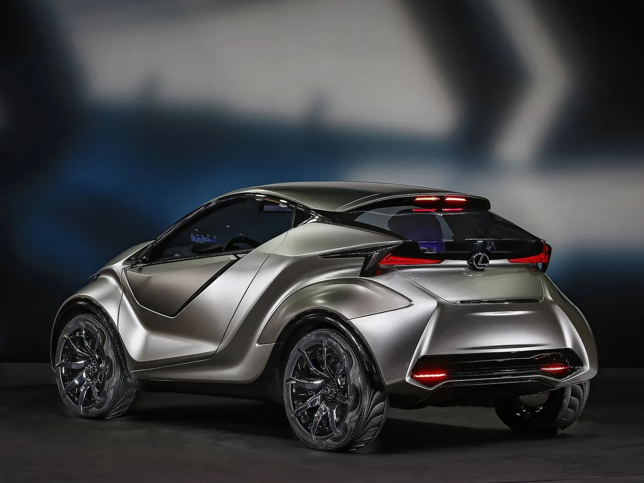 Lexus LF-SA Concept (2015) – zadní tříčtvrteční pohled