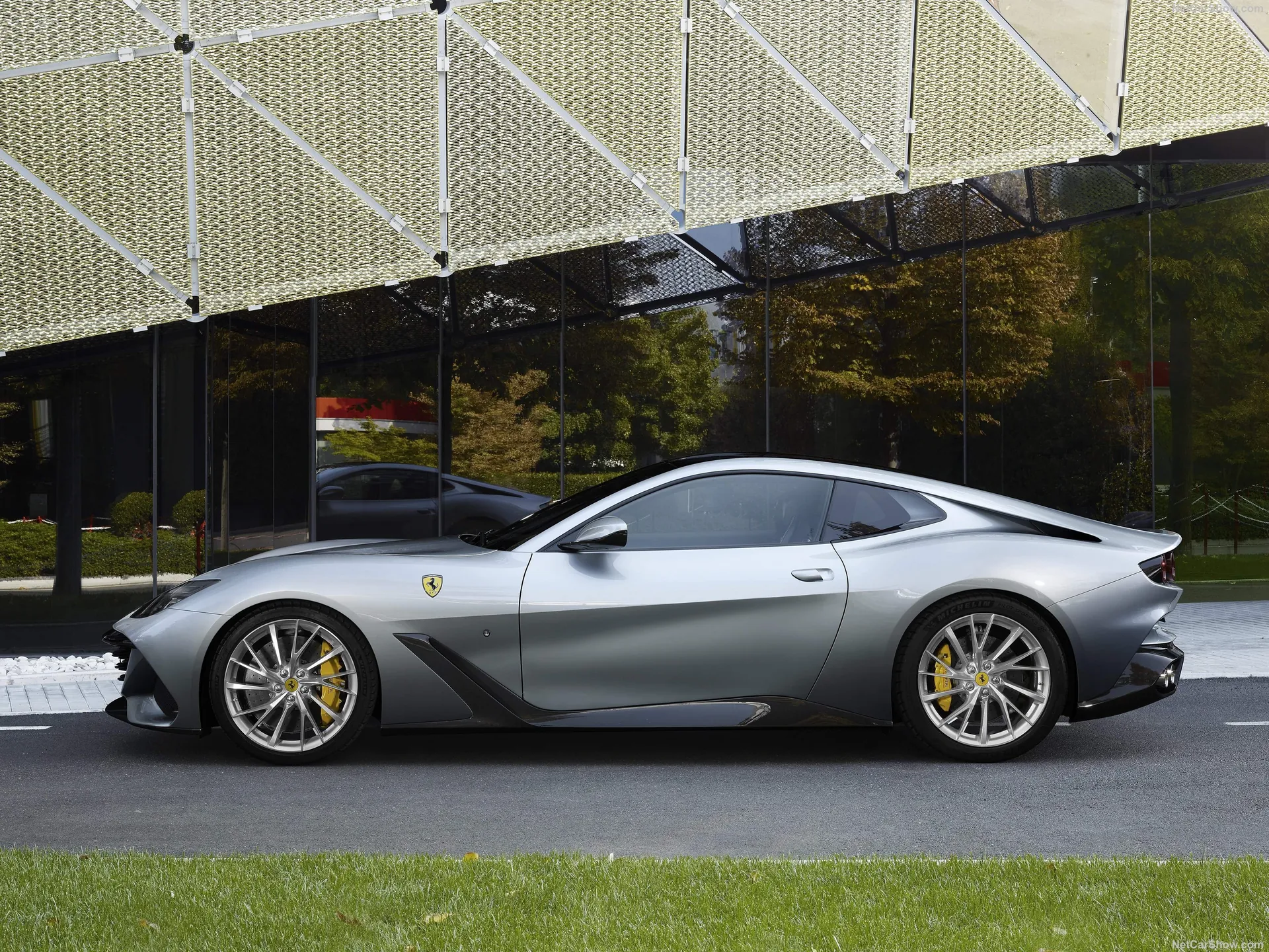 Ferrari BR20 (2021) – boční profil