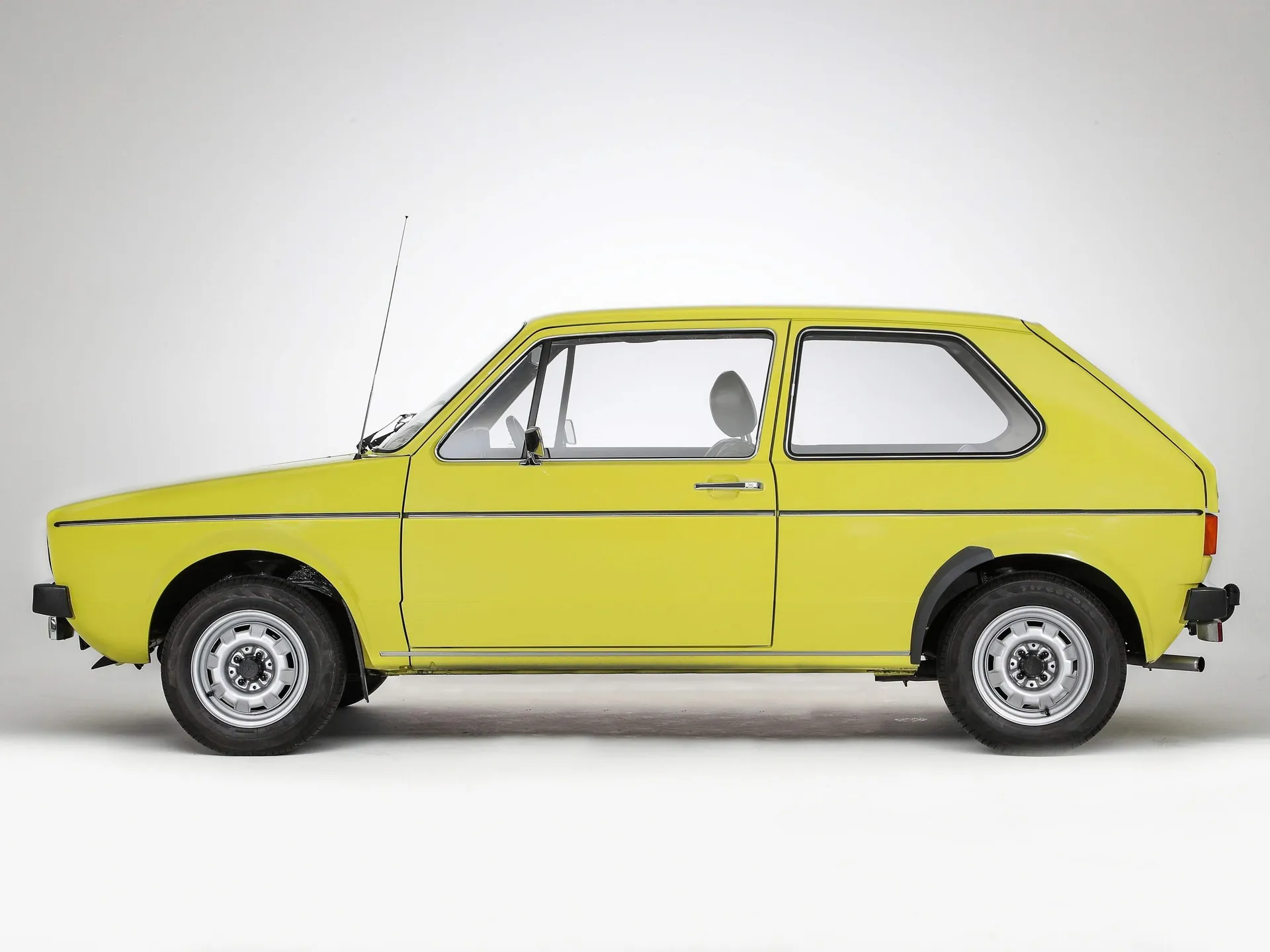 Volkswagen Golf I (1974) - Side Profile