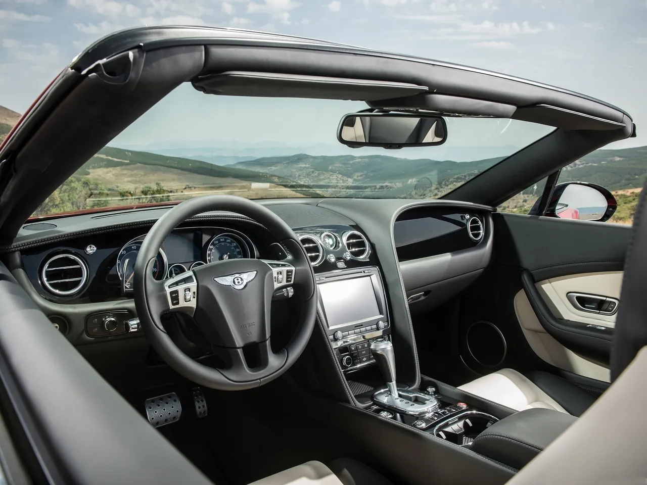 Bentley Continental GT V8 S Convertible (2014) – interiér