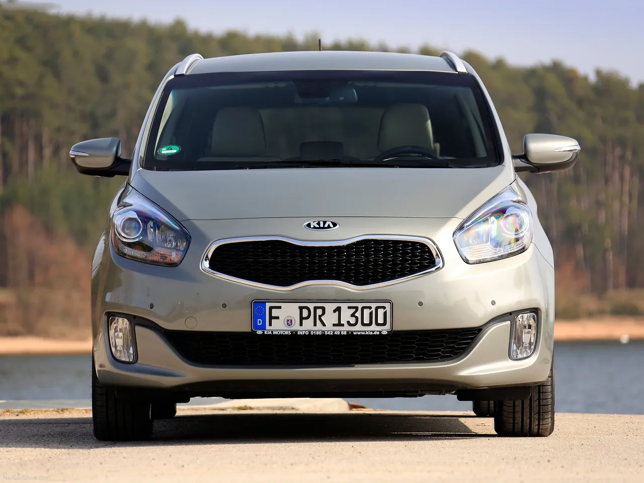Kia Carens (2013) – zepředu