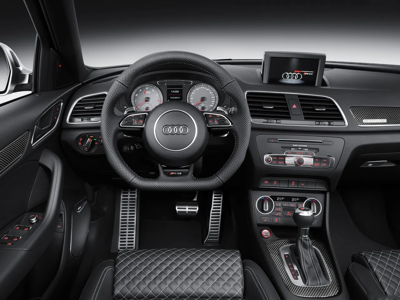 Audi RS Q3 (2015) – interiér