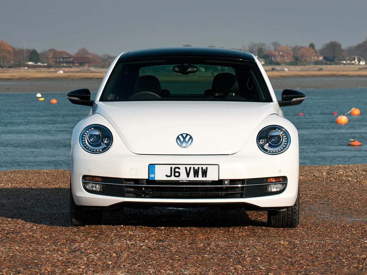 Volkswagen Beetle (2012) - Front