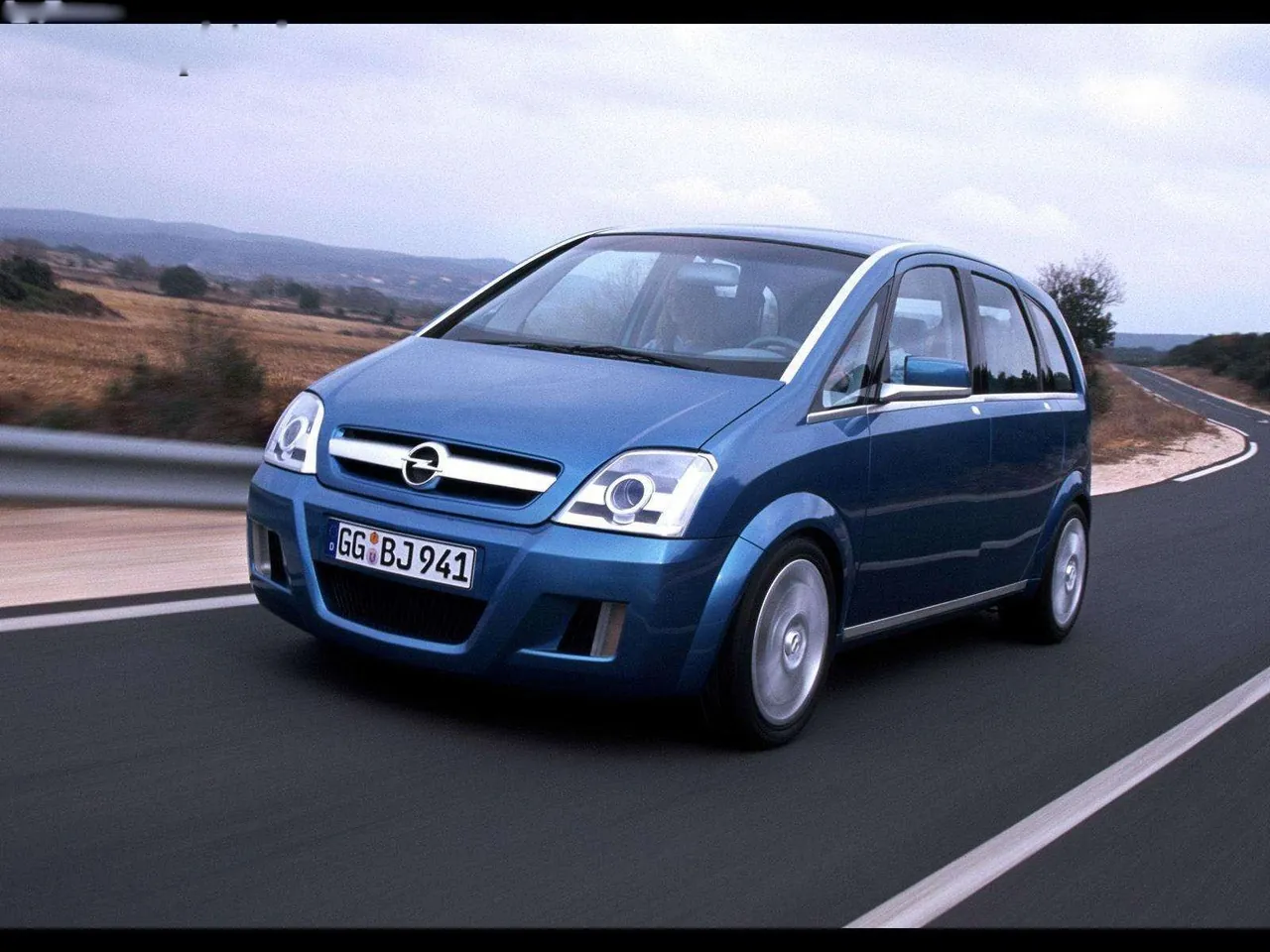 Opel Concept M (2002)
