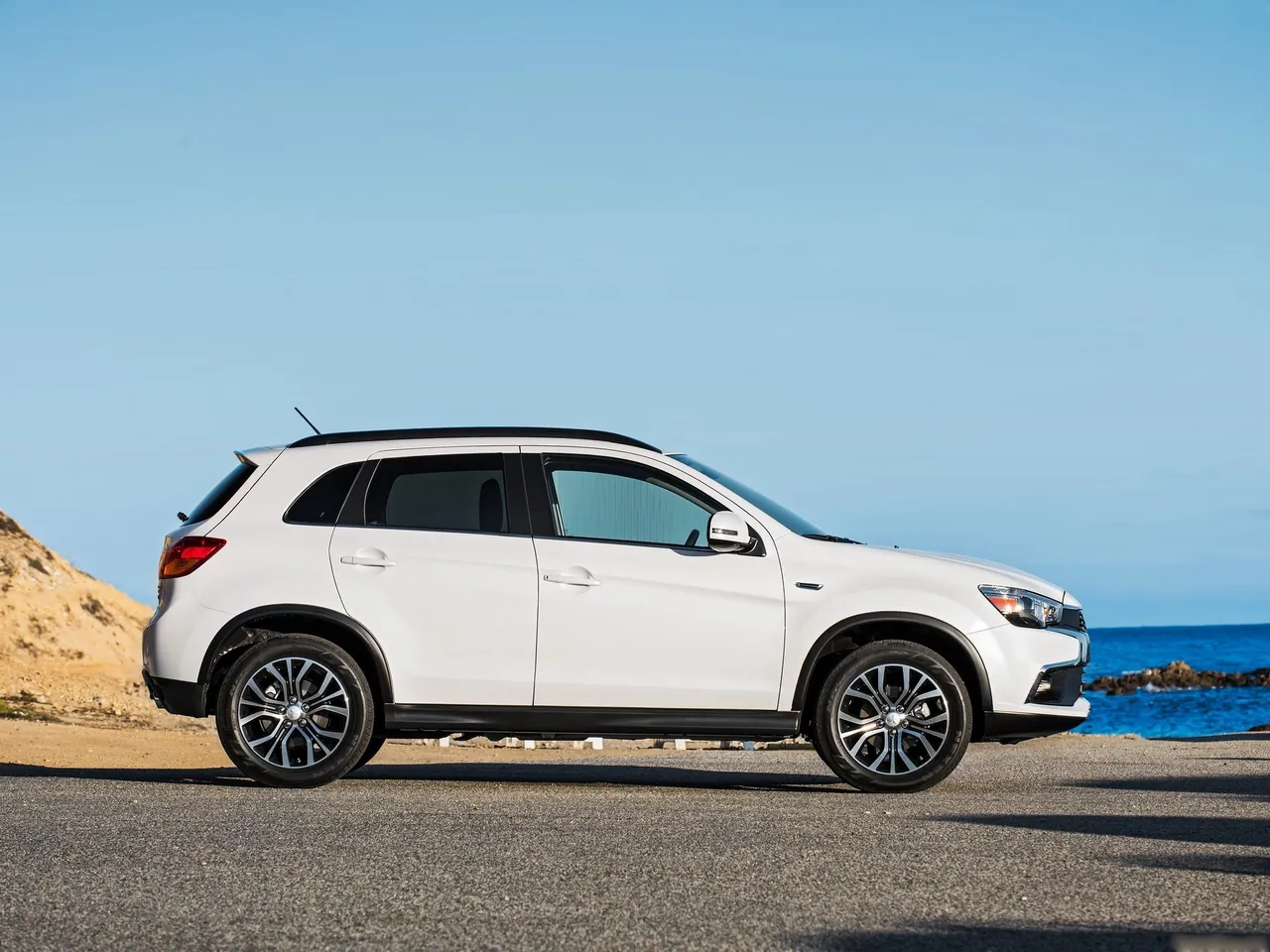 Mitsubishi Outlander Sport (2016) – boční profil