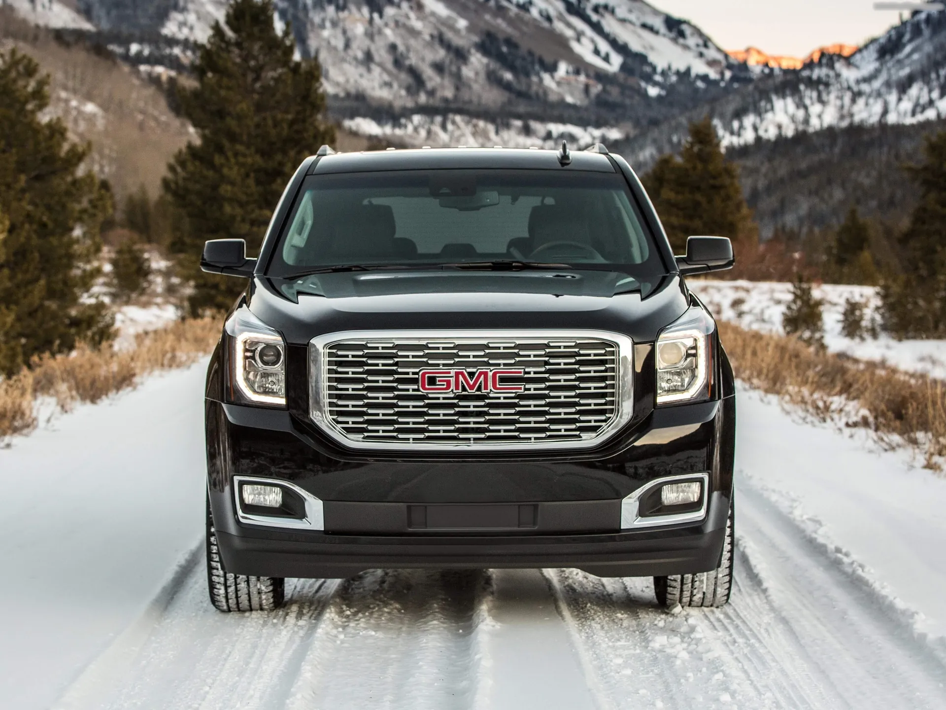 GMC Yukon Denali (2018) – zepředu
