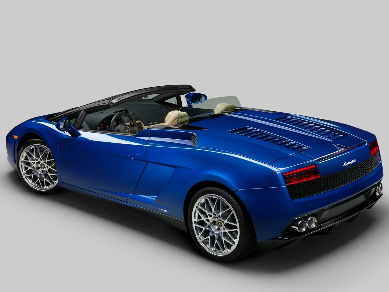 Lamborghini Gallardo LP550-2 Spyder (2012) – zadní tříčtvrteční pohled