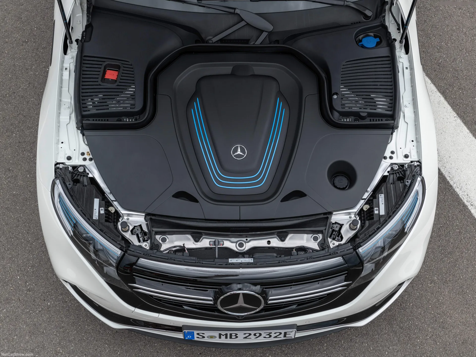 Mercedes-Benz EQC (2020) – motorový prostor