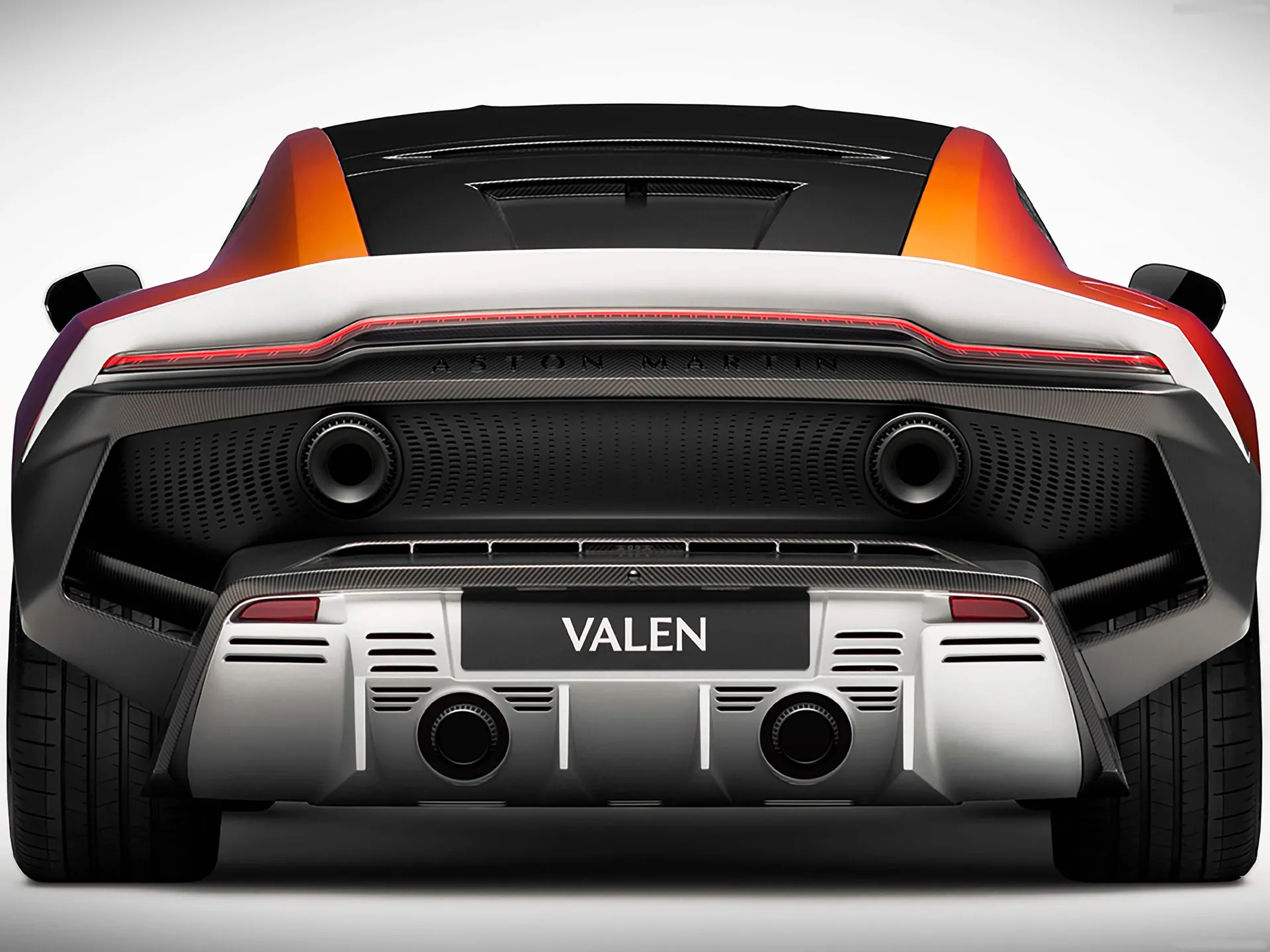 Aston Martin Valen (2028) – zezadu