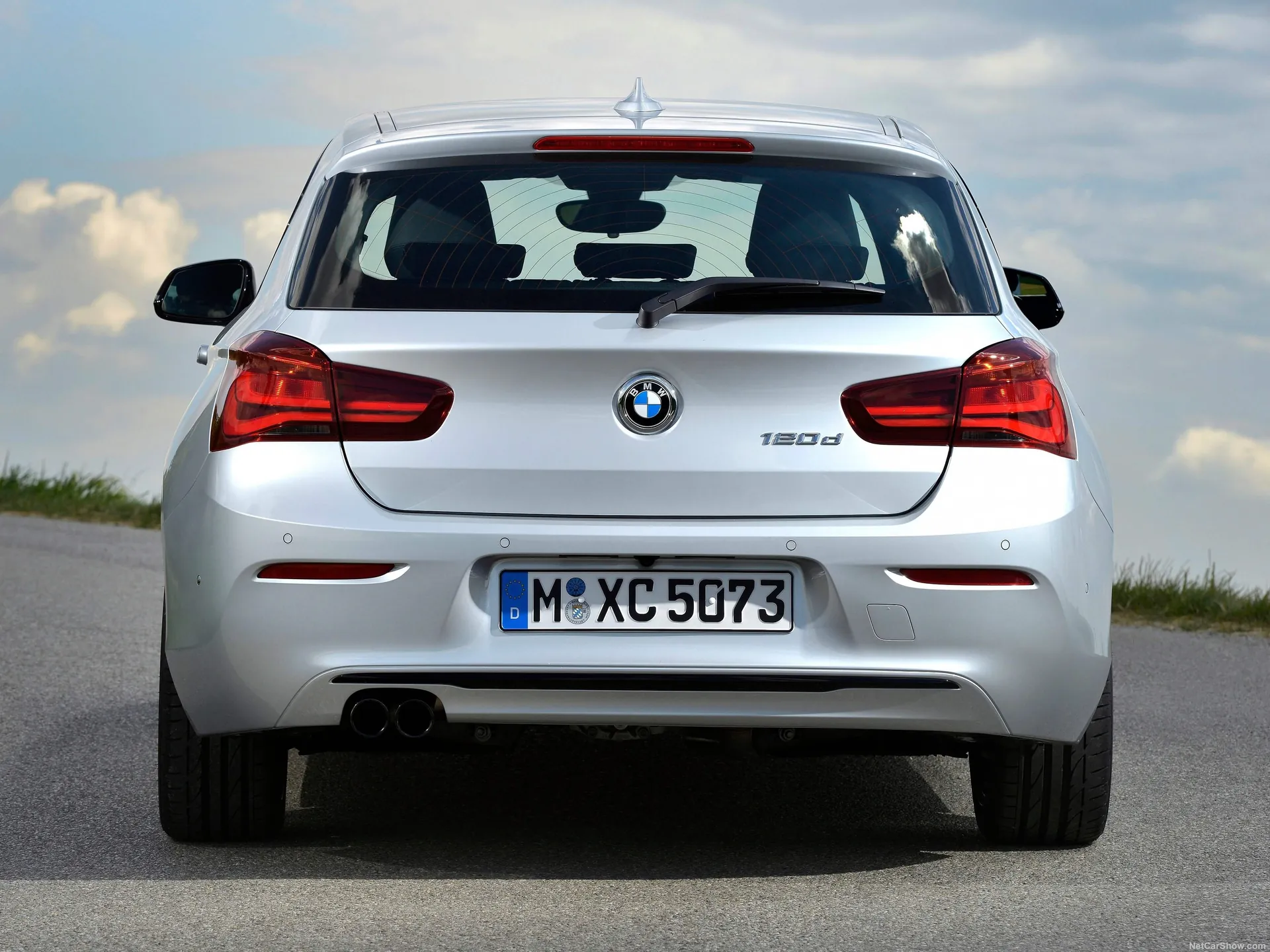 BMW 1-Series 3-door (2018) – zezadu